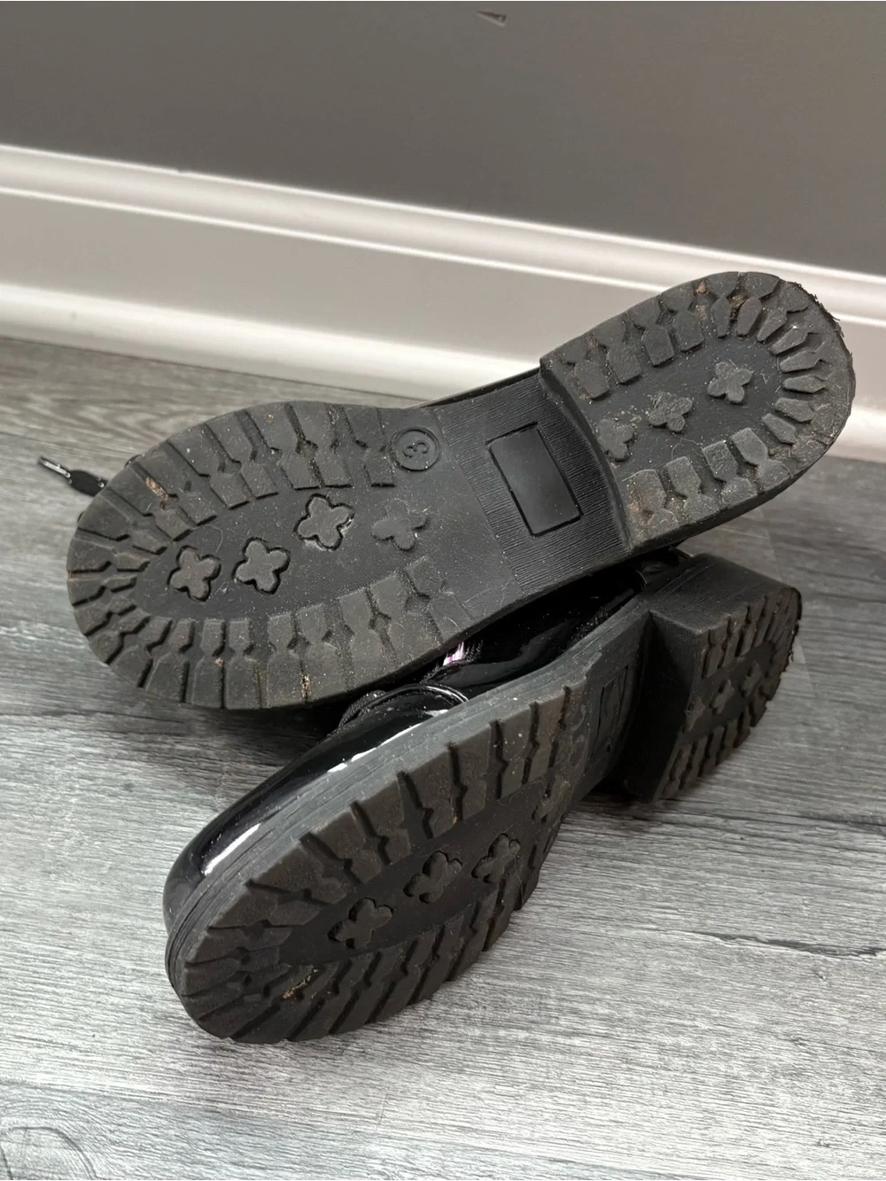 JellyPop Kids Black Patent Lace-Up Boots. Girls size 3
